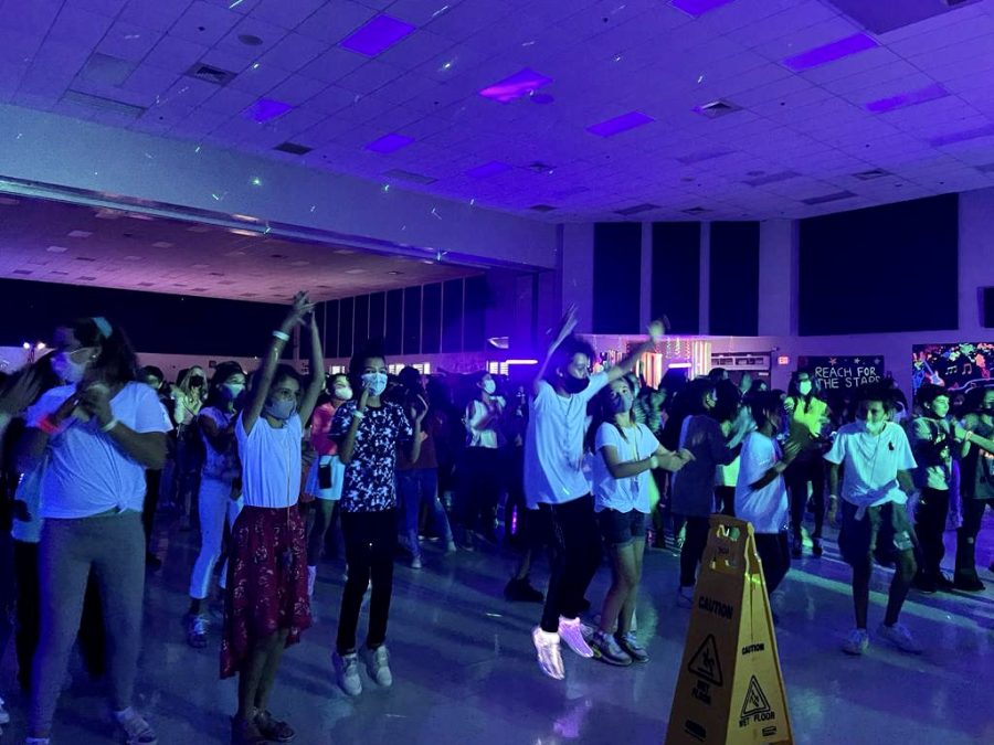 FCMS 6th Grade Students moving to the beat at Friday nights dance!